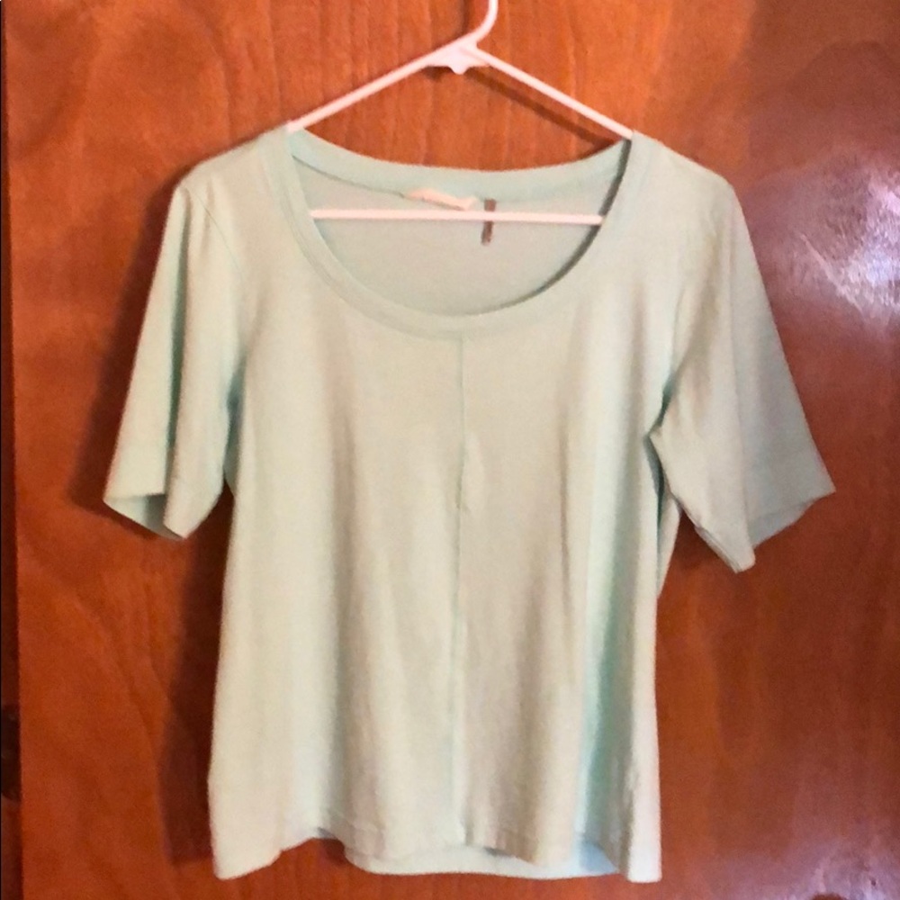 💥NEW PRICE DROP 💥 Tommy Bahama 100% cotton mint green M top